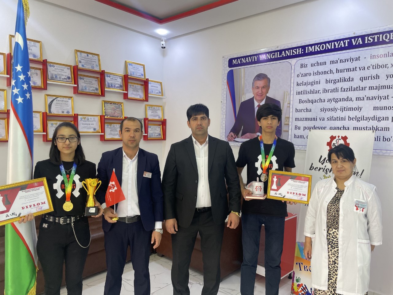 Bizning faxrli talabalarimiz yutuqlari